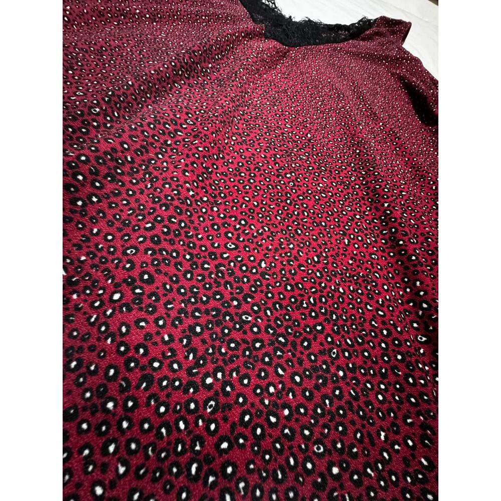 Daytrip Red Animal Print Lace Trim Tank Blouse 1X Flowy Date Night Top - Picture 7 of 10